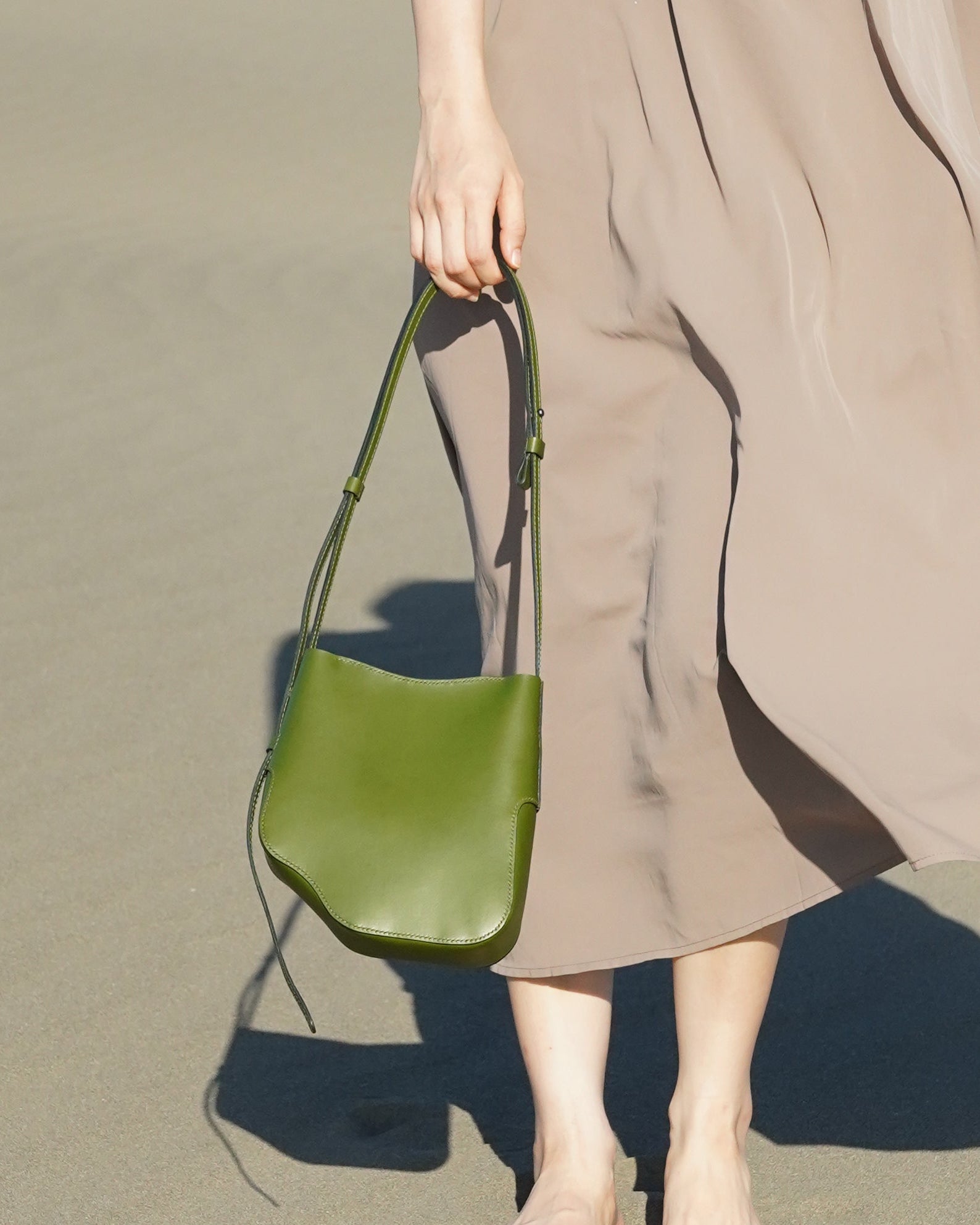Hill arc shoulder bag - 霧丘兩用斜肩包 | M