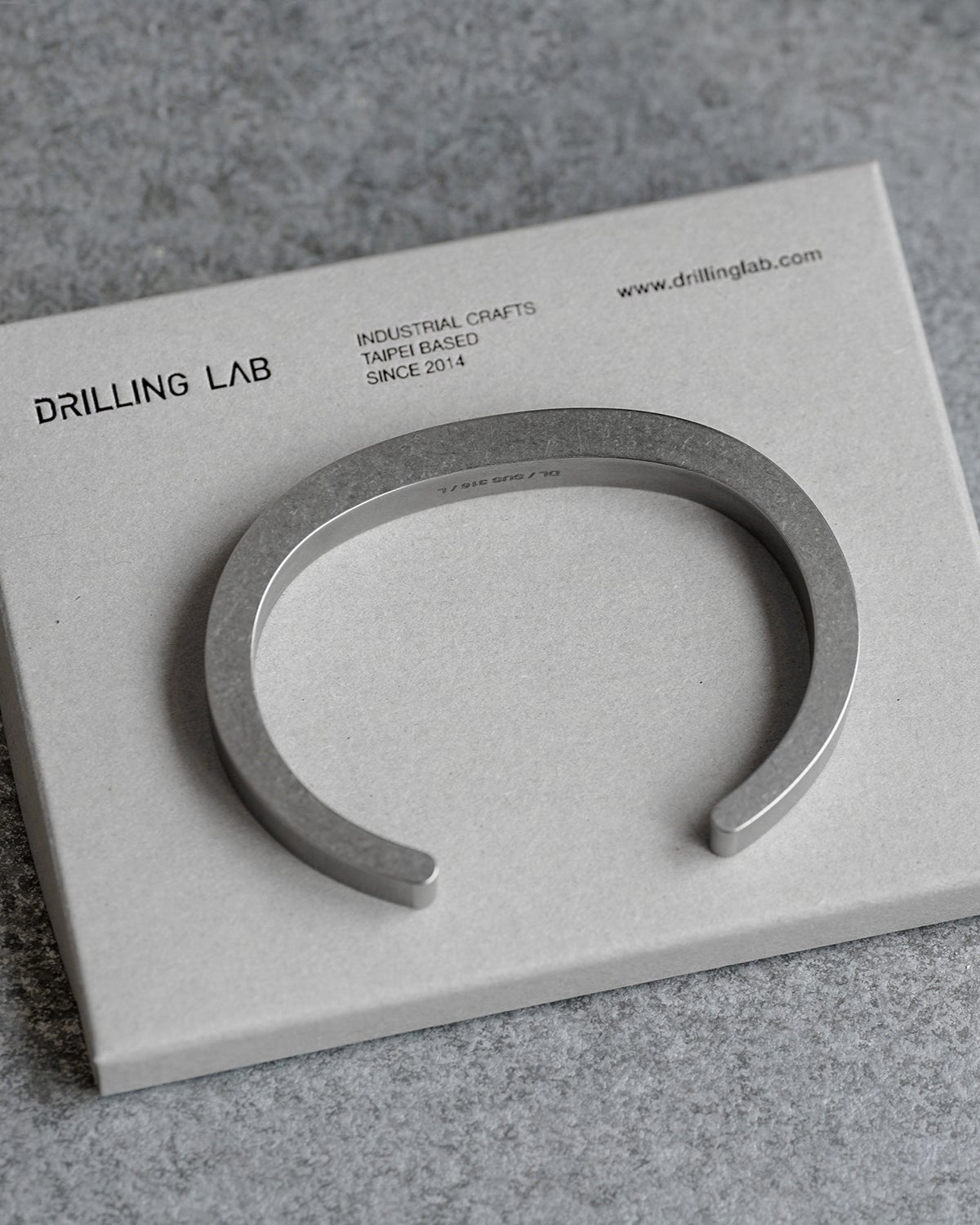 RIGHT ANGLE_RA-B01_CUFF