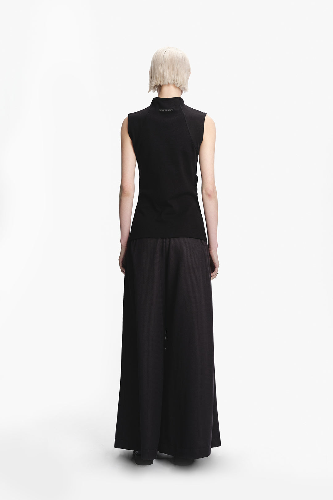 Pleated Wide-leg Pants
