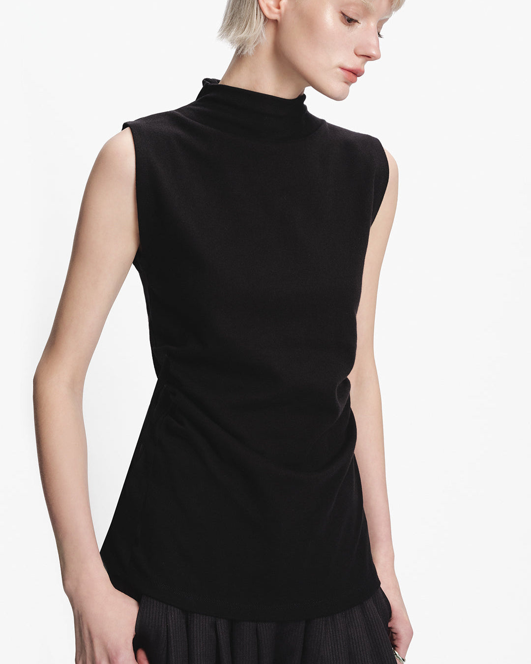 Logo Sleeveless Turtleneck