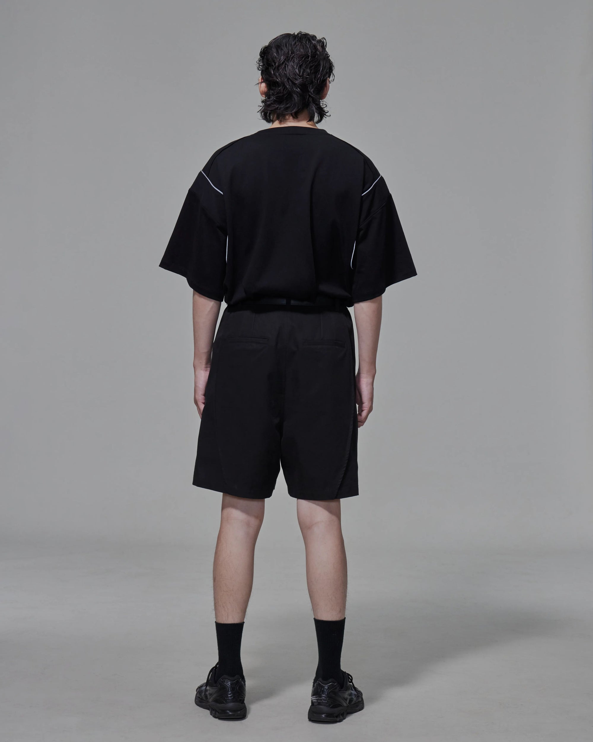 Wide-legged Scoop Shorts