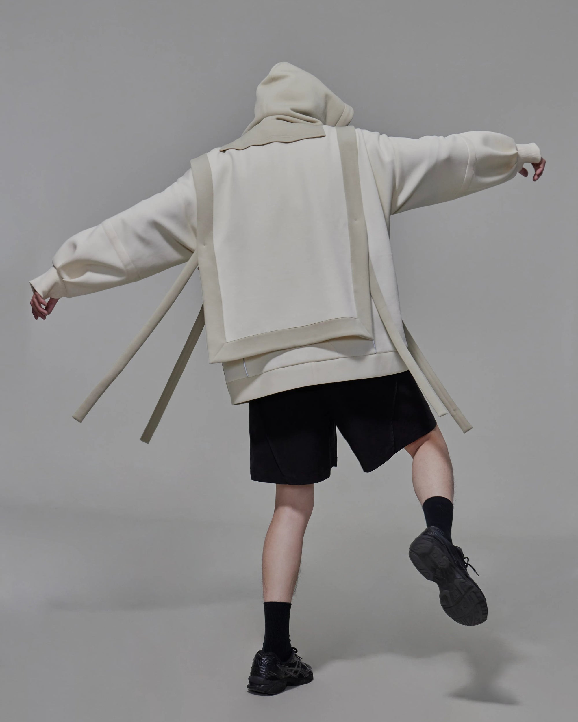 Wide-legged Scoop Shorts