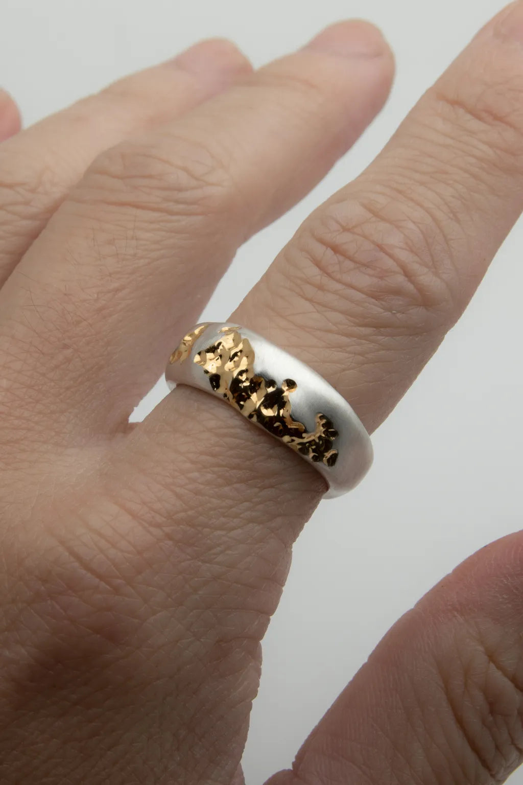 Goldfish ring White / Black