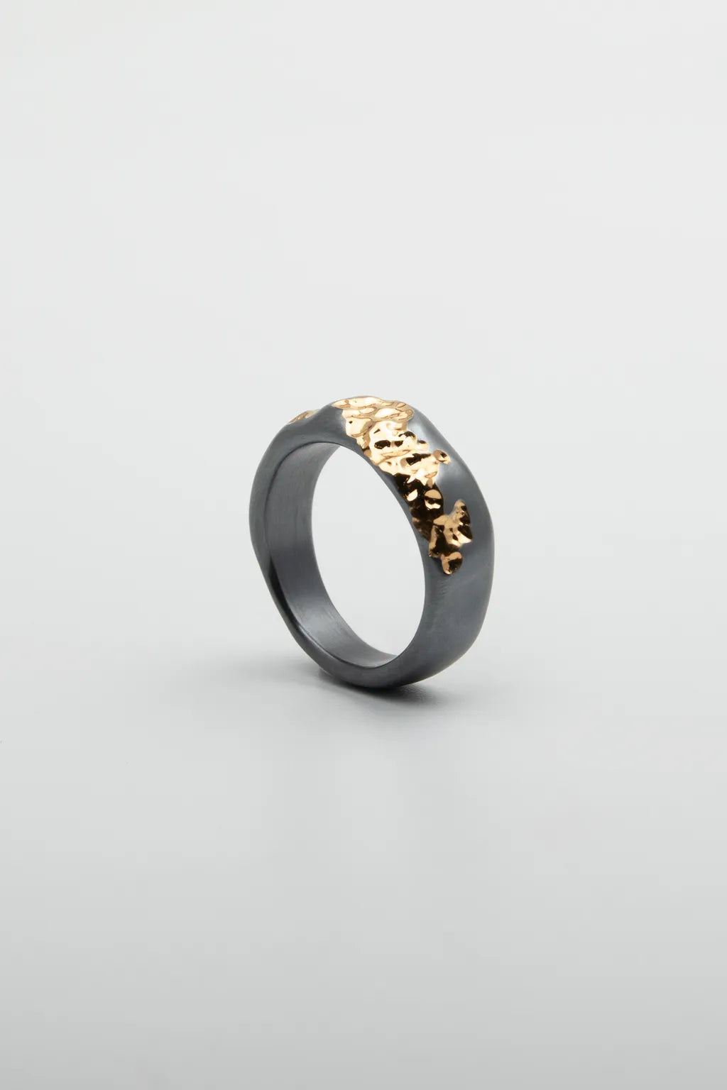 Goldfish ring White / Black