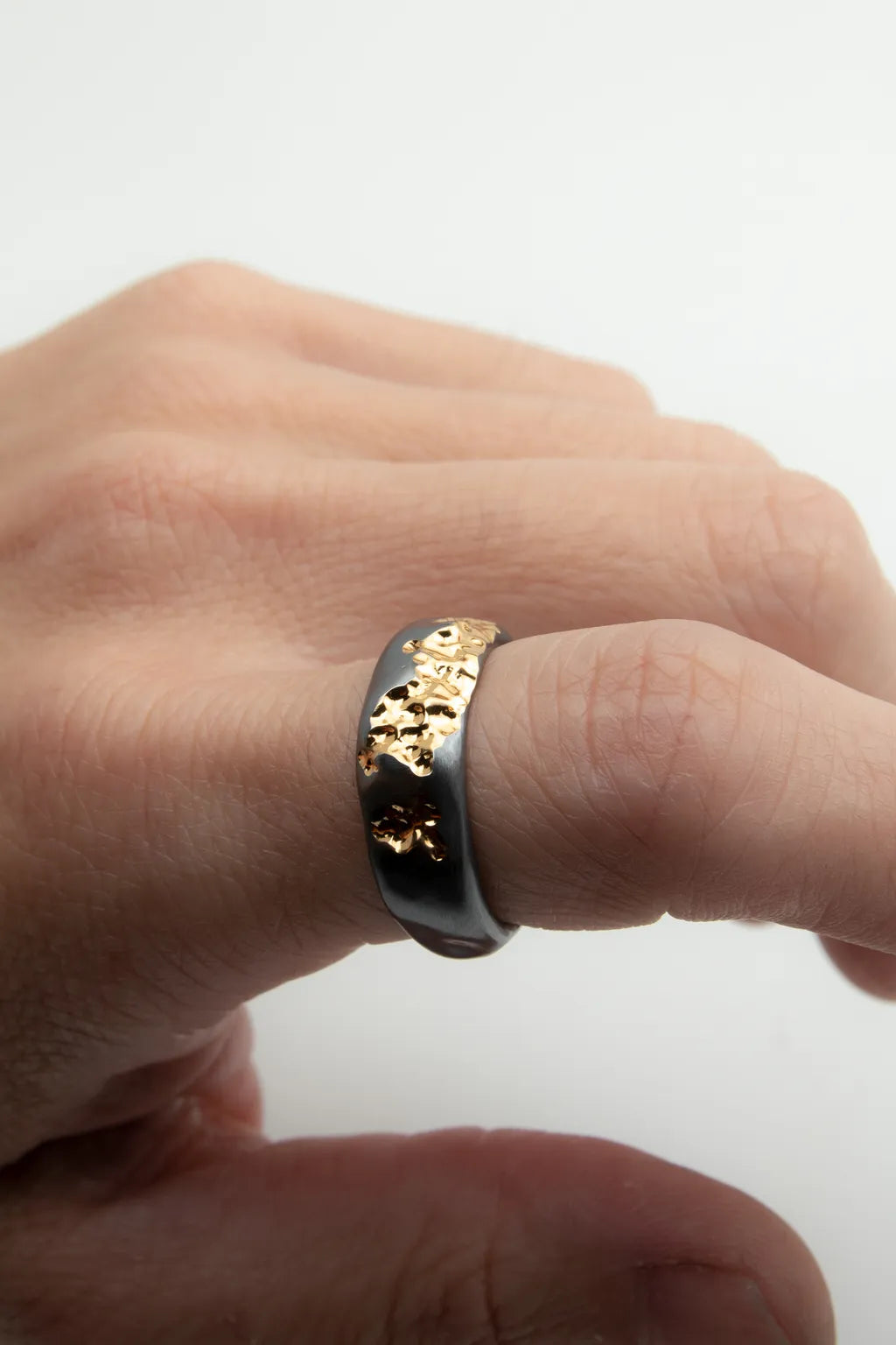 Goldfish ring White / Black