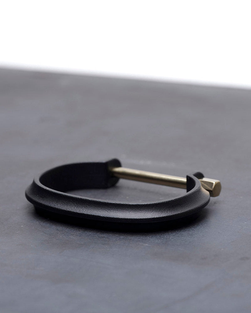 CLAMP_CL-B01_CUFF (Rough Black with Gold bar)