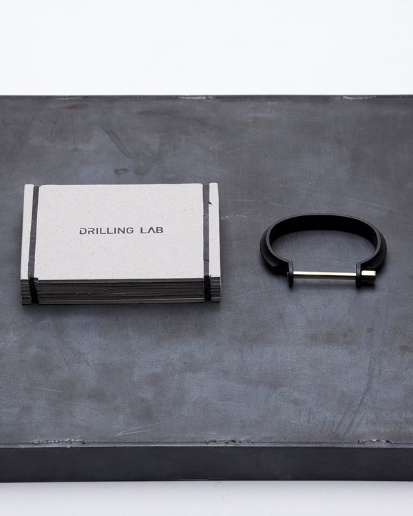 CLAMP_CL-B01_CUFF (Rough Black with Gold bar)