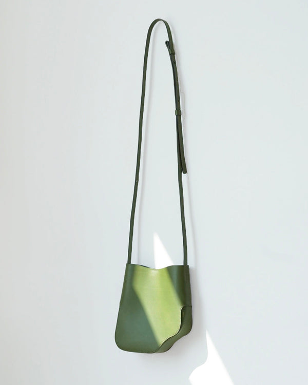 Hill arc shoulder bag (S)－ 霧丘斜肩包