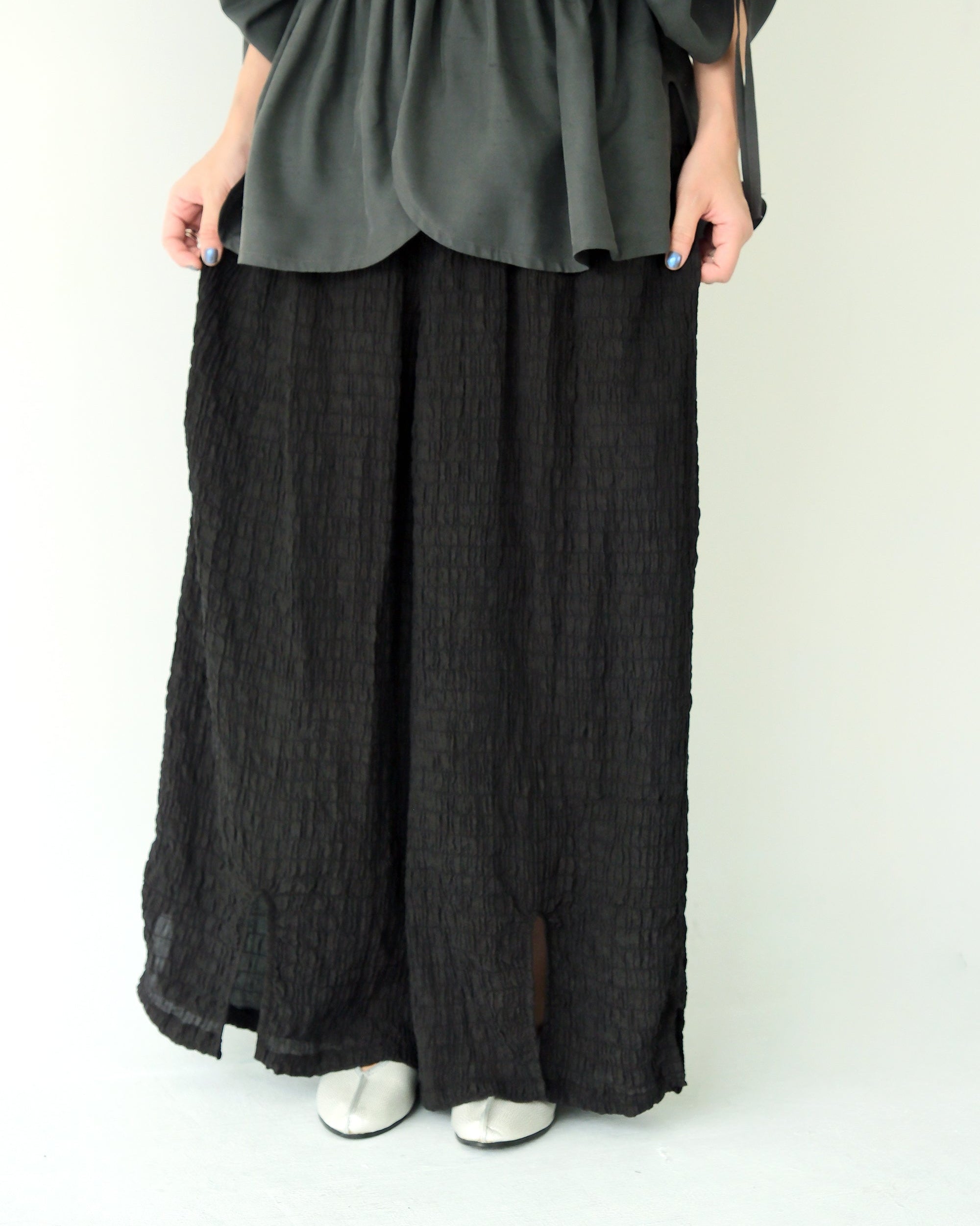 蠶絲前後開衩寬褲