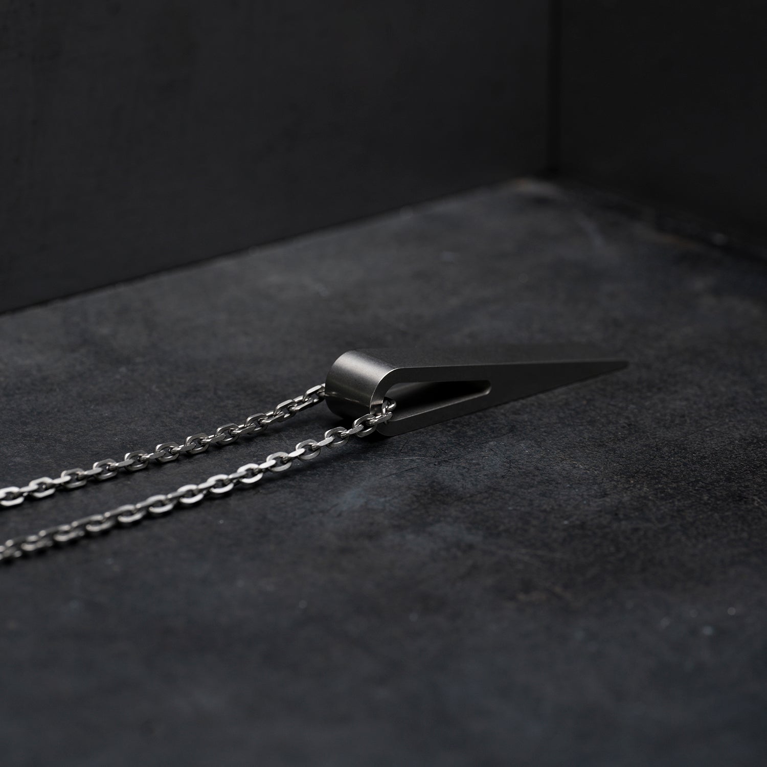 RIGHT-ANGLE_RA-N01_PENDANT