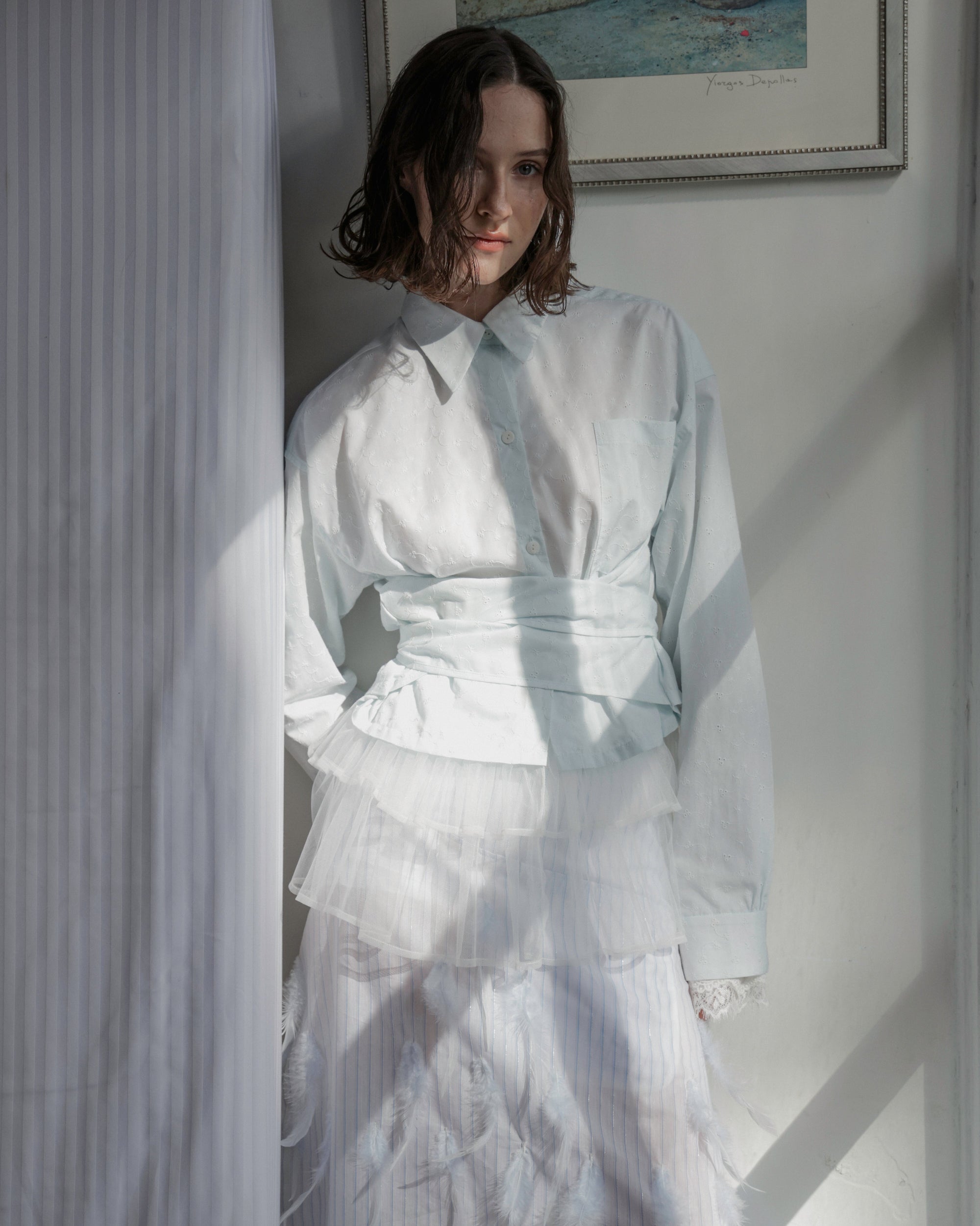 EMBROIDERED CROPPED SHIRT (WHITE)